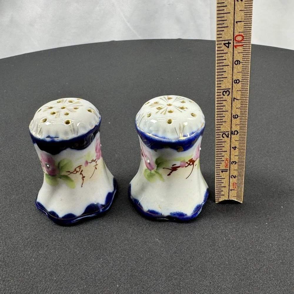 Antique Blue Trimmed Floral Design‎ Salt & Pepper Shakers